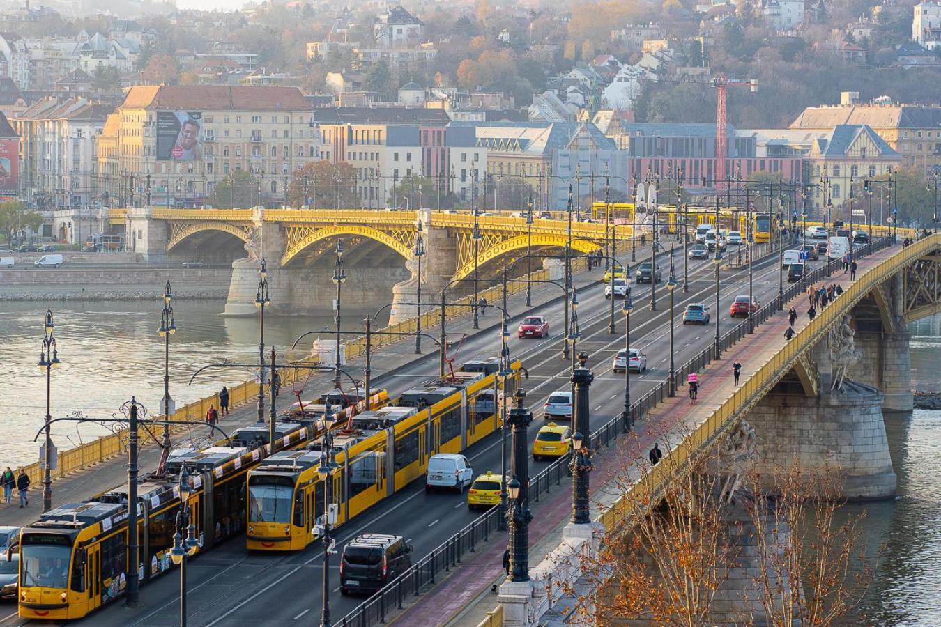 Magical Danube view in a spacious two bedroom suite next to Parliament