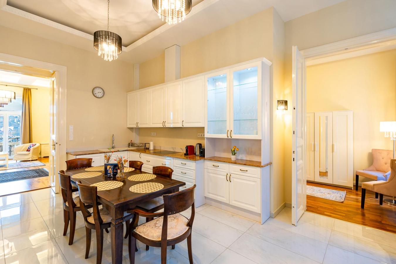 Magical Danube view in a spacious two bedroom suite next to Parliament