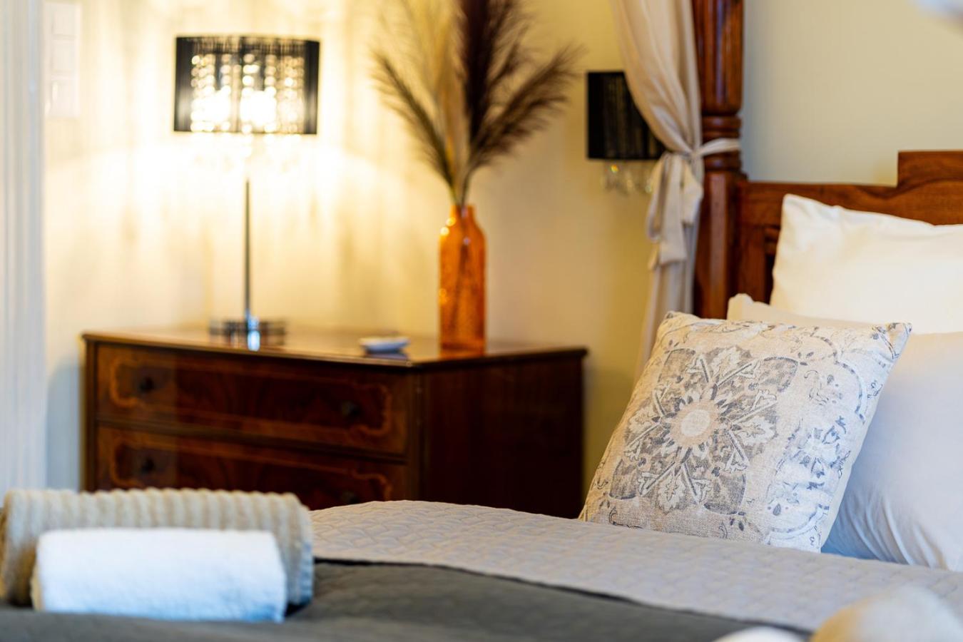 Magical Danube view in a spacious two bedroom suite next to Parliament