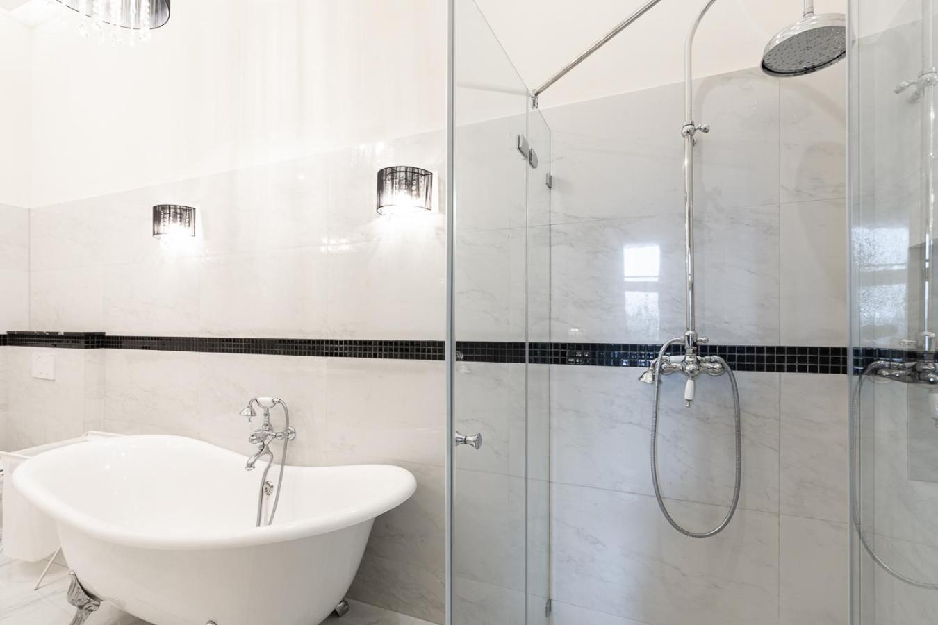 Magical Danube view in a spacious two bedroom suite next to Parliament