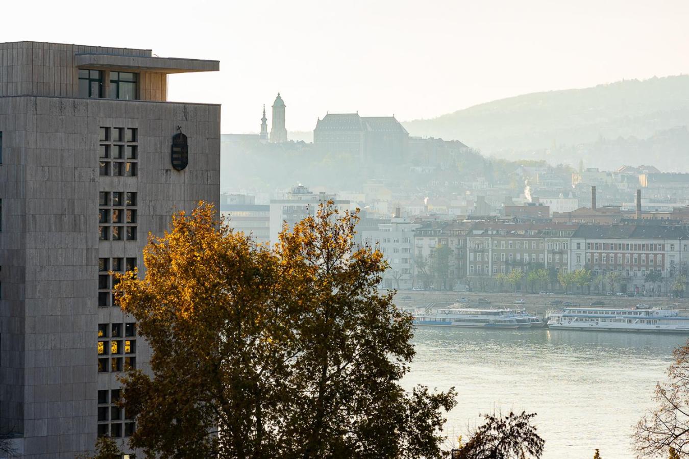 Magical Danube view in a spacious two bedroom suite next to Parliament