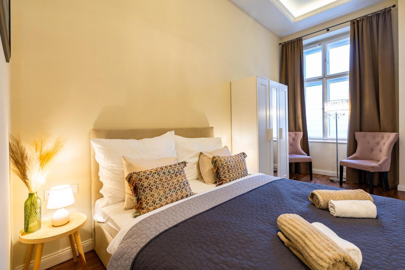 Magical Danube view in a spacious two bedroom suite next to Parliament