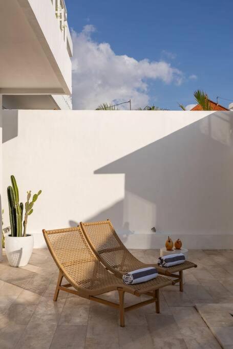 Villa Eleven Canggu - Peaceful Luxury 3 Bedroom Villa with home office, 9min to Beach view 3