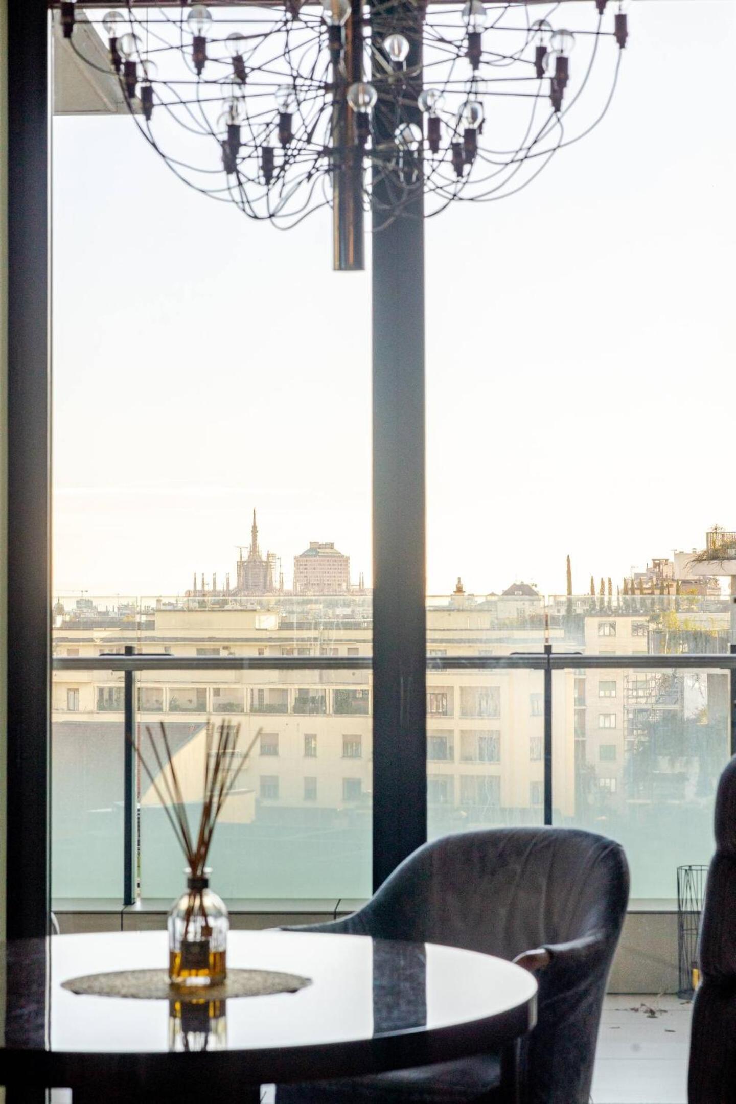 Skyline Apartment Duomo view