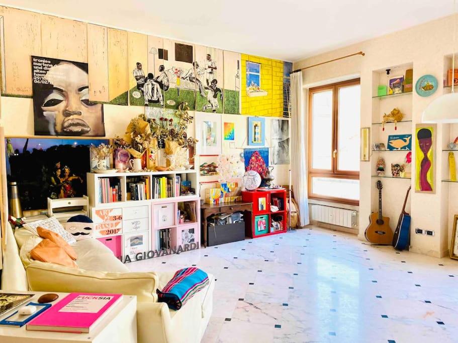 Artistic 2-bedroom condo