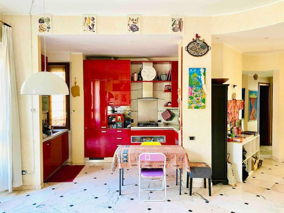 Artistic 2-bedroom condo