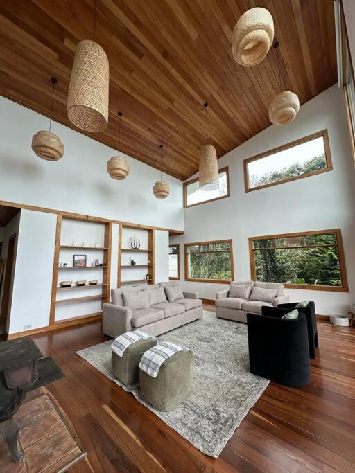 Refugio Monteverde house, privacy & ocean view!