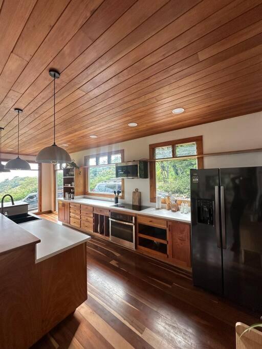 Refugio Monteverde house, privacy & ocean view!