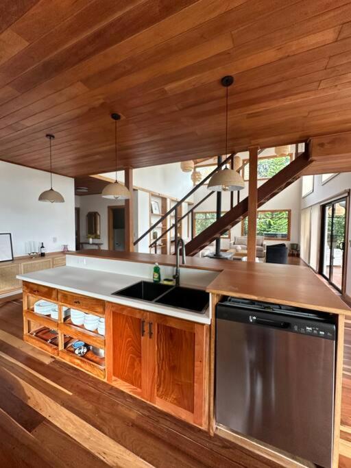 Refugio Monteverde house, privacy & ocean view!