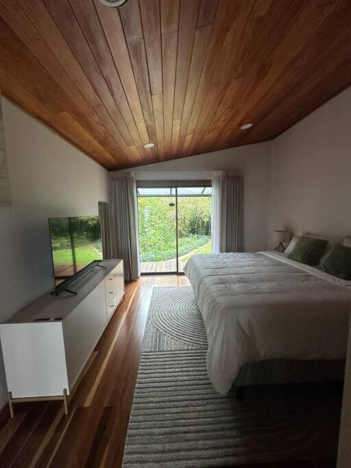 Refugio Monteverde house, privacy & ocean view!