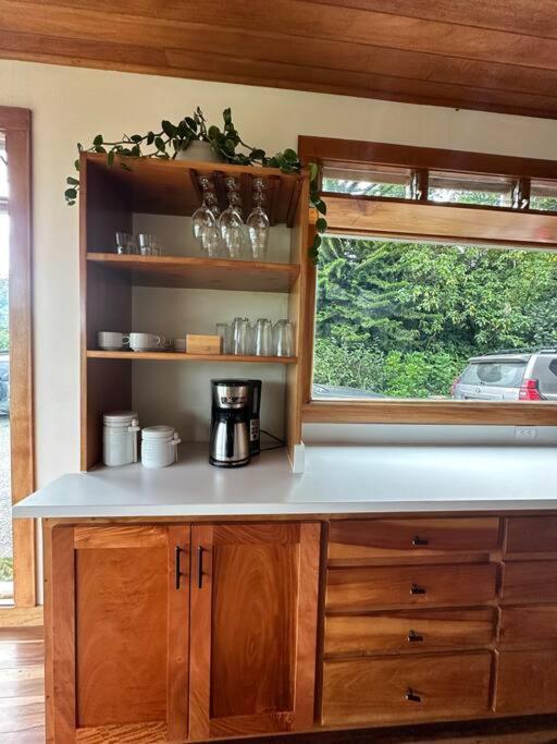 Refugio Monteverde house, privacy & ocean view!