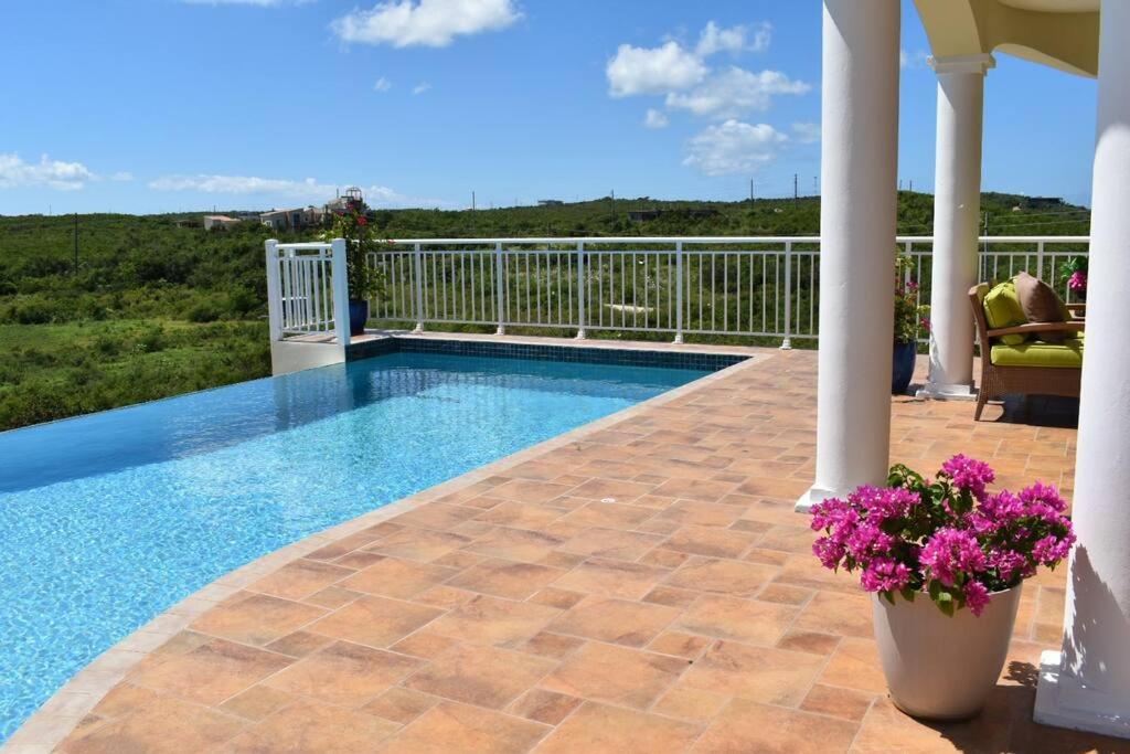 Beautiful Villa, 4 bedr spread across 3 floors ! - Image 4