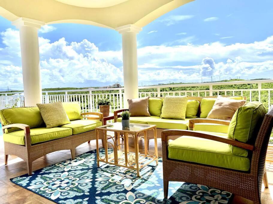 Beautiful Villa, 4 bedr spread across 3 floors ! - Image 1