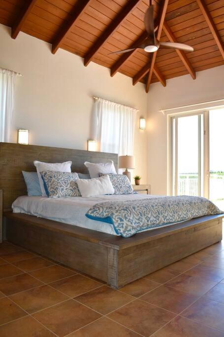 Beautiful Villa, 4 bedr spread across 3 floors ! - Image 2