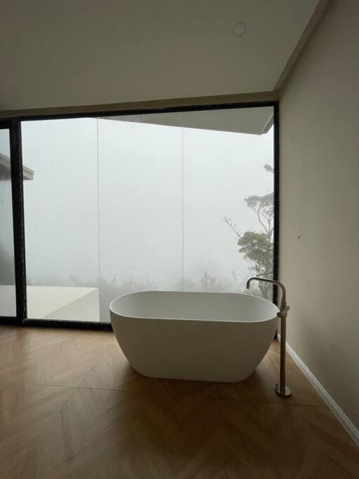 Luxury villa on the Cloud Forest Infinity Pool