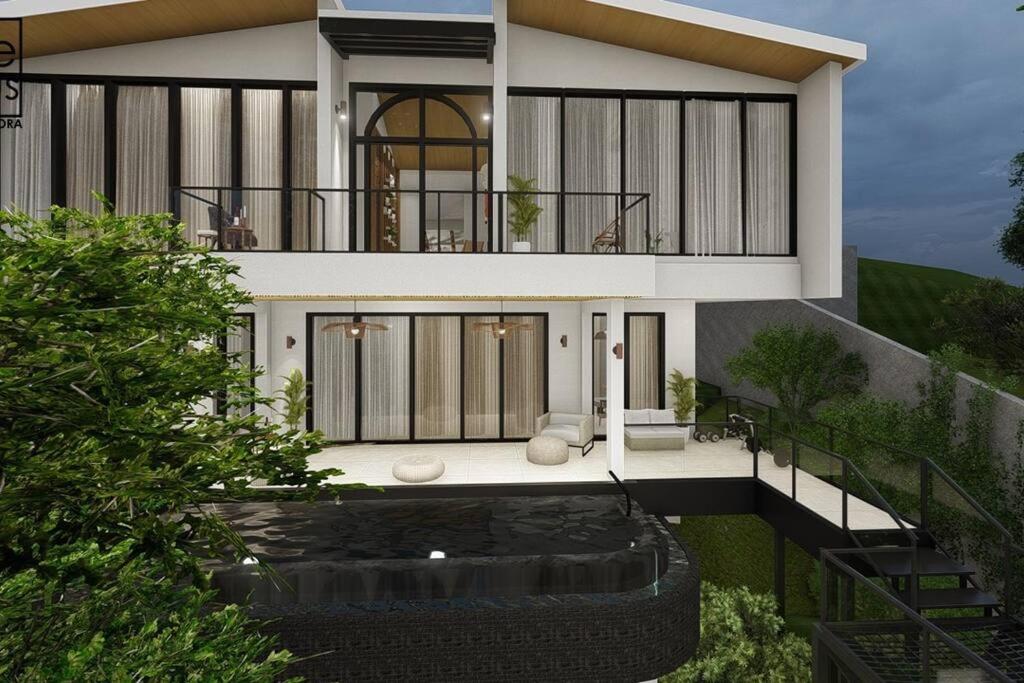 Luxury villa on the Cloud Forest Infinity Pool
