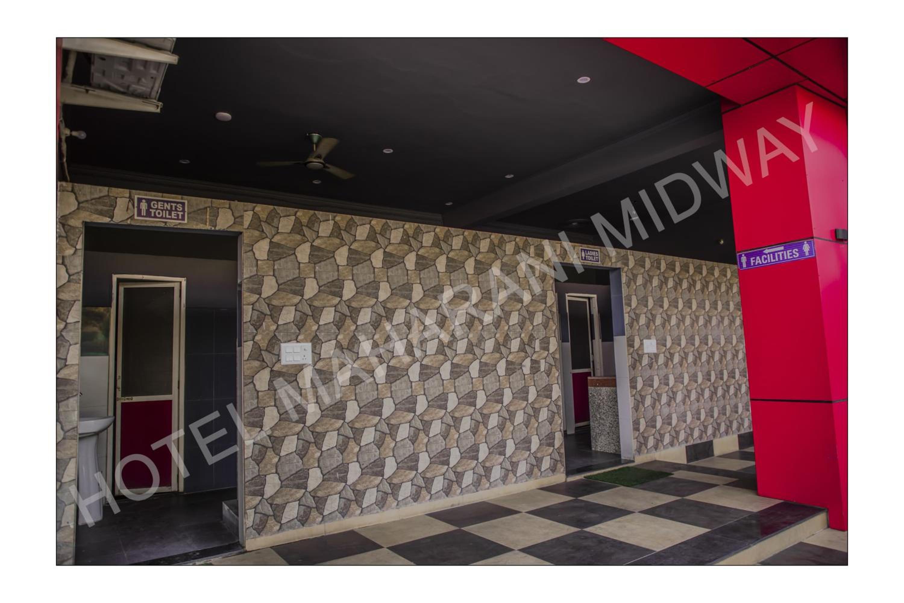 Hotel Maharani Midway
