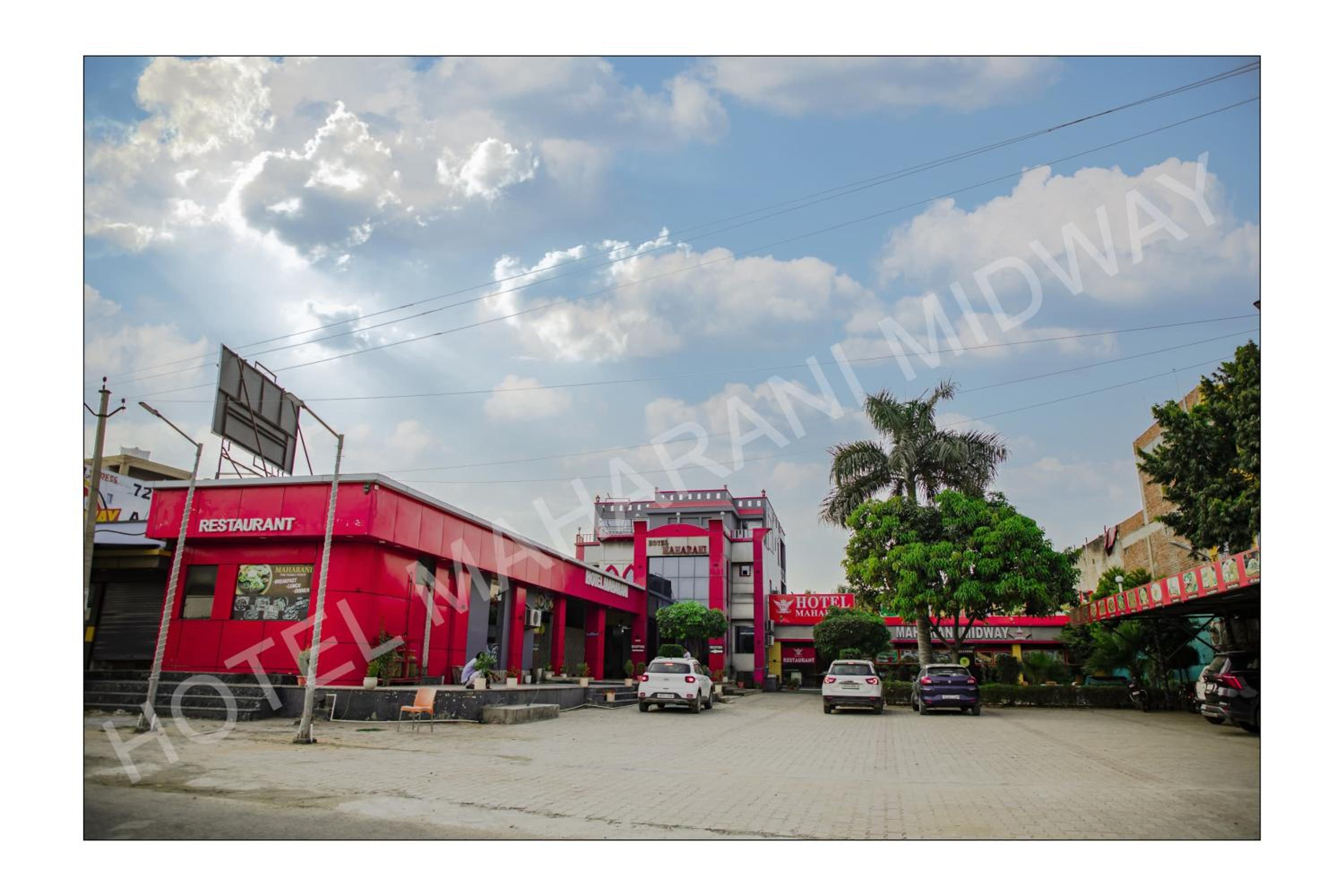 Hotel Maharani Midway