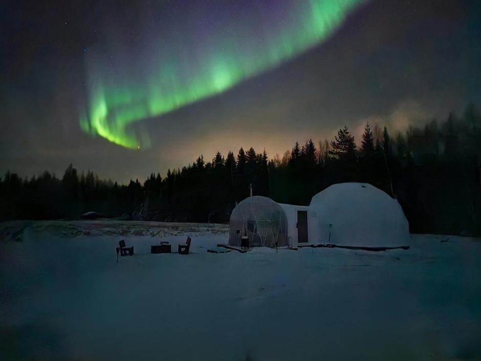 SKOG Aurora Glass Igloos view 2
