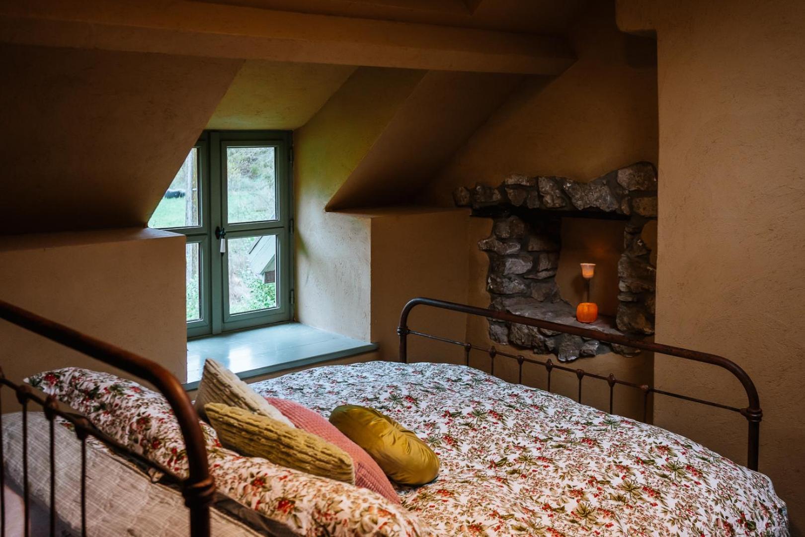 La Petite Foret 17th Cent Cottage near Durbuy