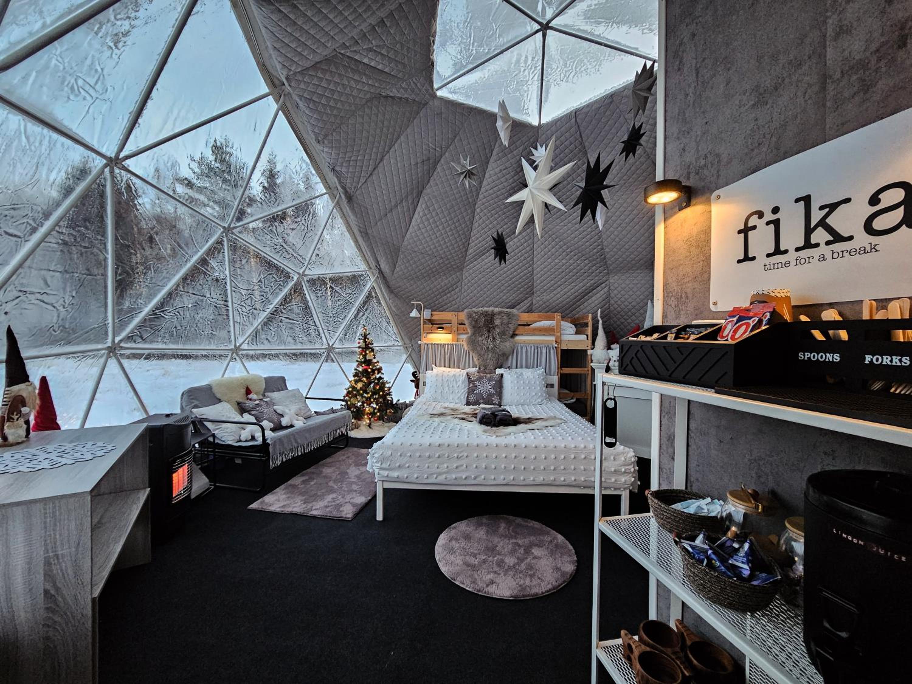 SKOG Aurora Glass Igloos view 5