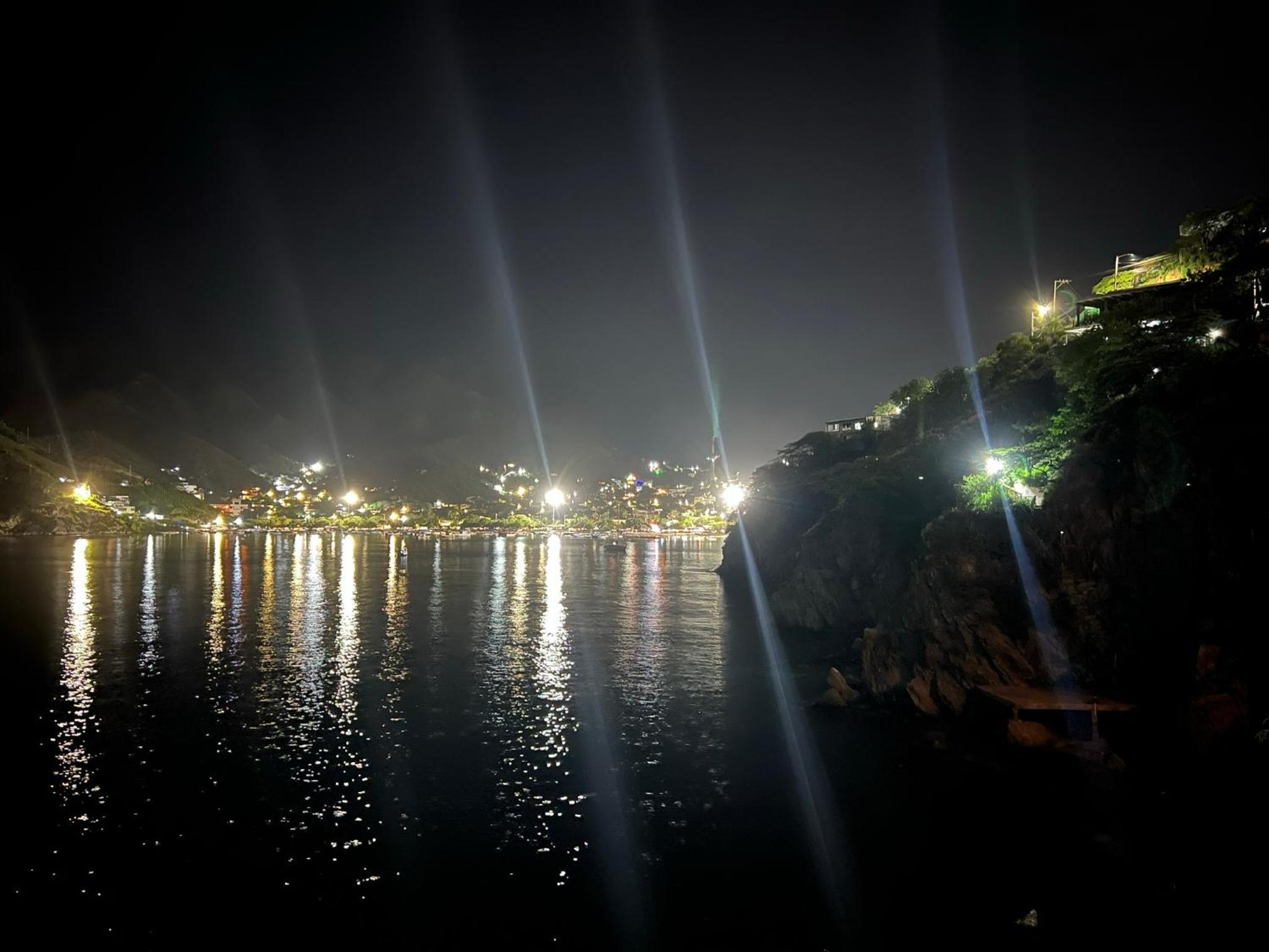 Bajo Mar Apartments Taganga, acceso privado a playa