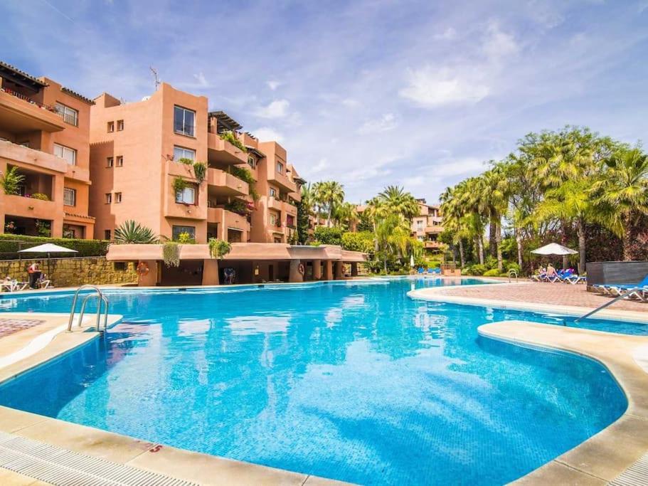 OleHolidays Oasis Marbella junto a Puente Romano