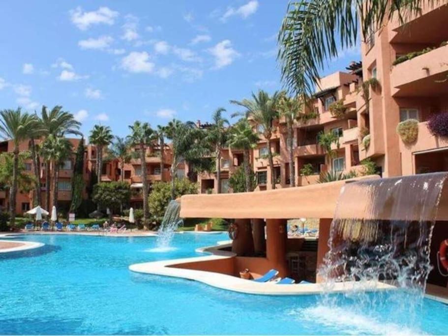 OleHolidays Oasis Marbella junto a Puente Romano