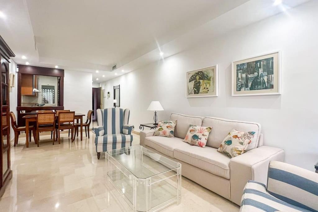 OleHolidays Oasis Marbella junto a Puente Romano