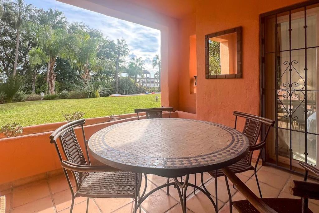 OleHolidays Oasis Marbella junto a Puente Romano