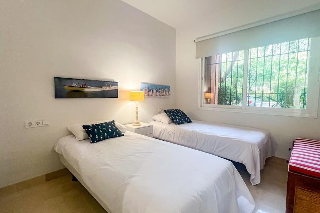 OleHolidays Oasis Marbella junto a Puente Romano