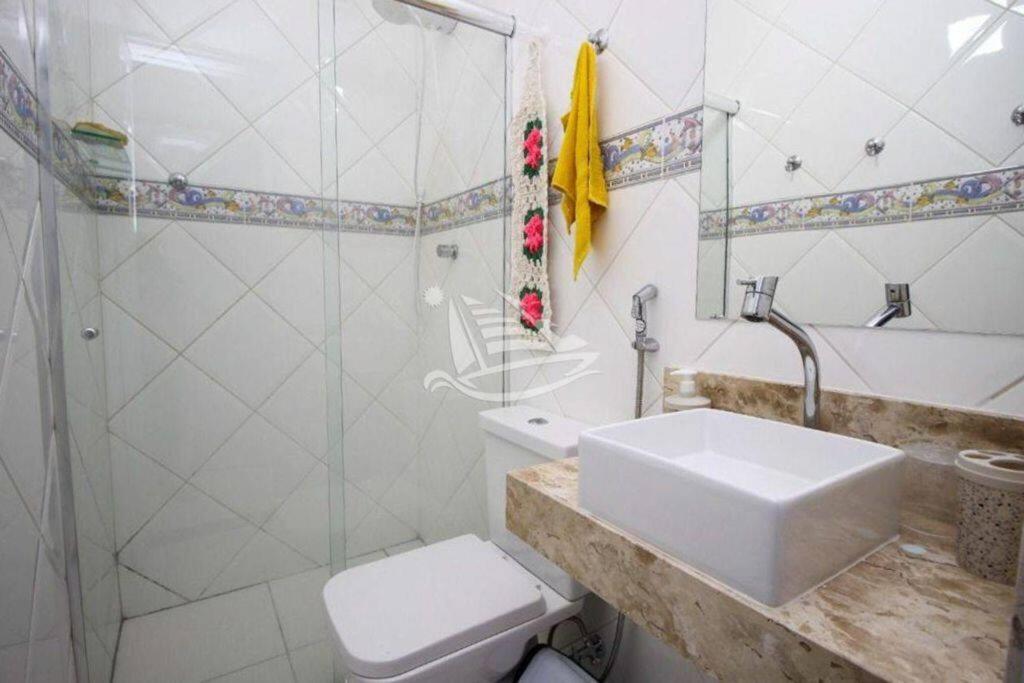 Apartamento a 100 metros da Praia da Enseada