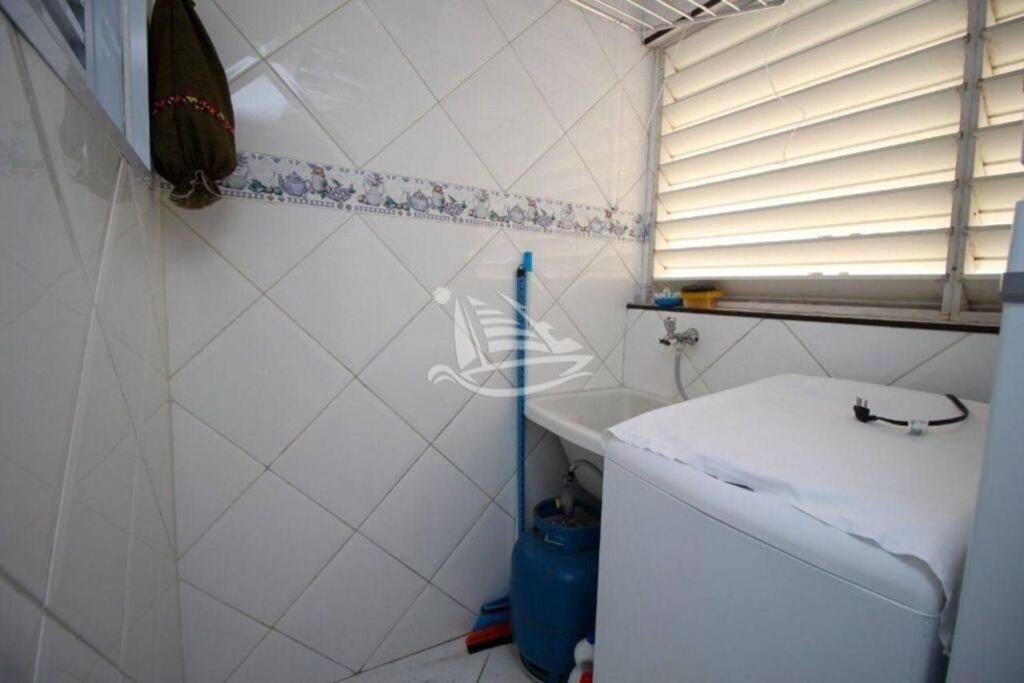 Apartamento a 100 metros da Praia da Enseada