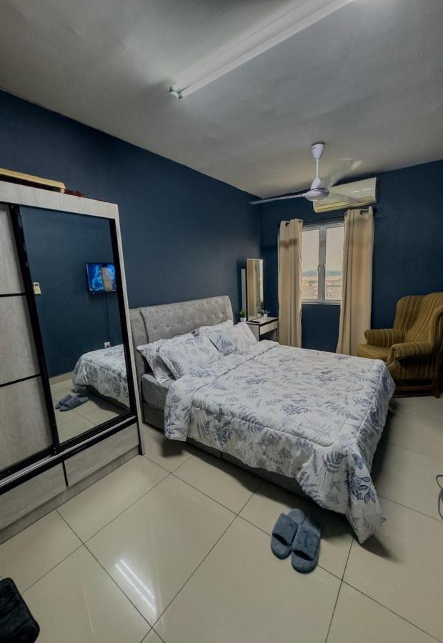 Puncak Alam Cozy Blue Escape nearby UITM view 2