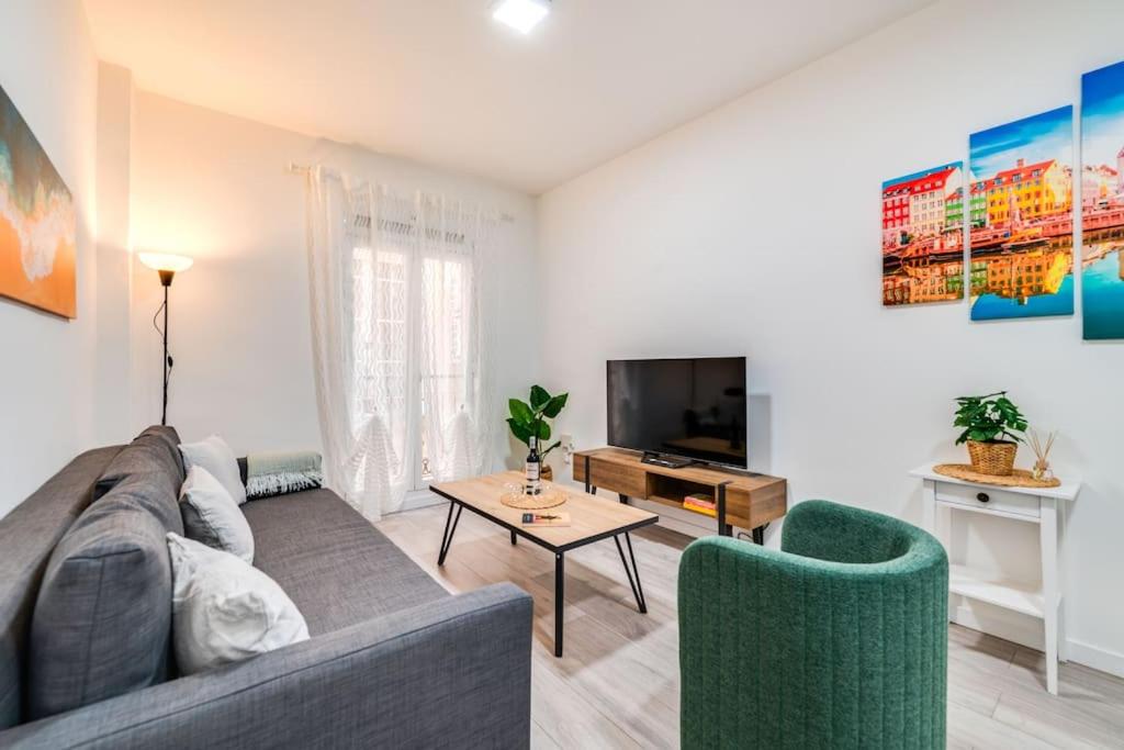 Chic 2BR in Malaga Center Prime Location