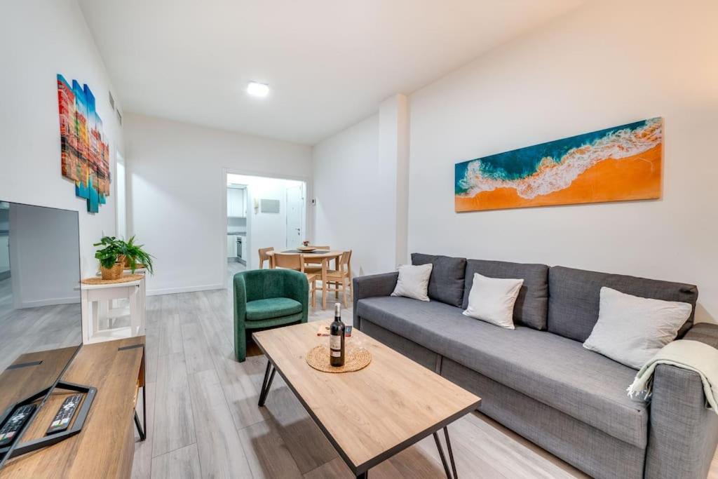 Chic 2BR in Malaga Center Prime Location