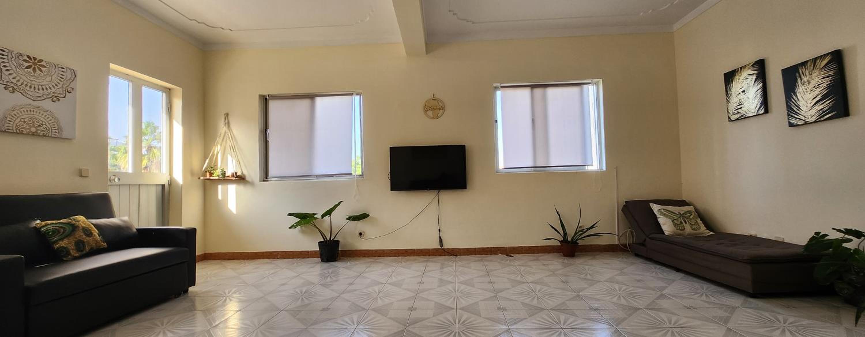 Meeting Point Hostels-Praia Beachwalk-NO CASH ACCEPTED-Also in Fogo & Tarrafal