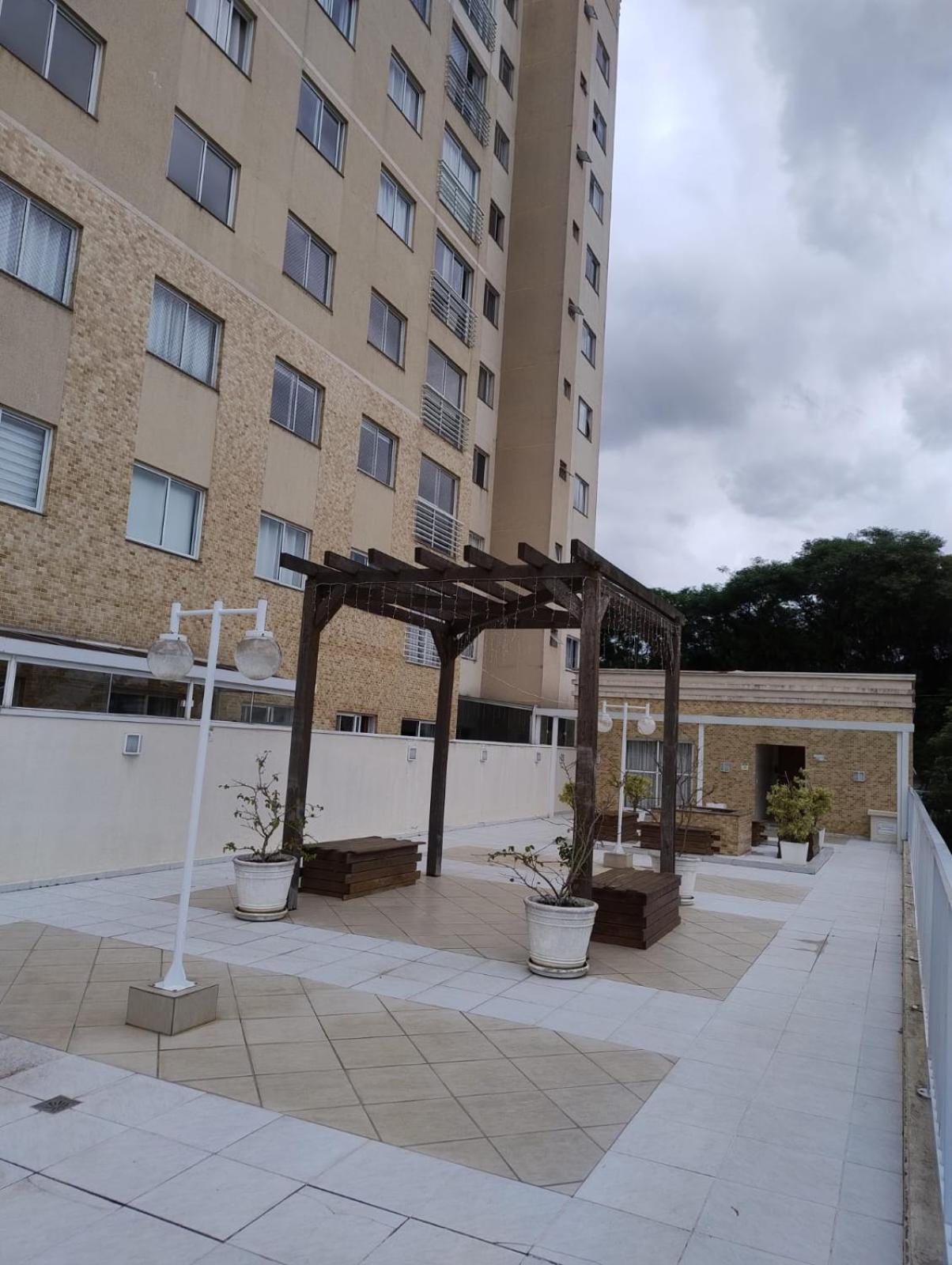 Apto club bem localizado em Ctba
