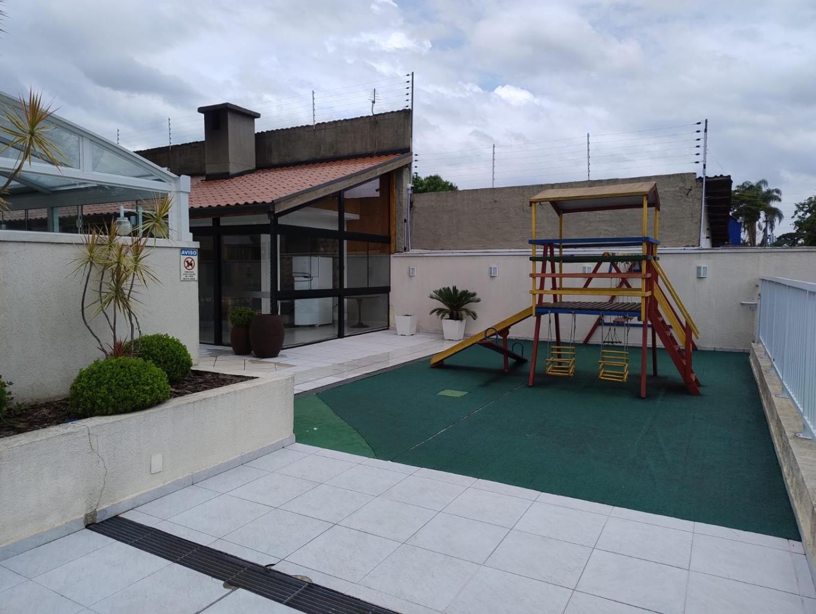 Apto club bem localizado em Ctba