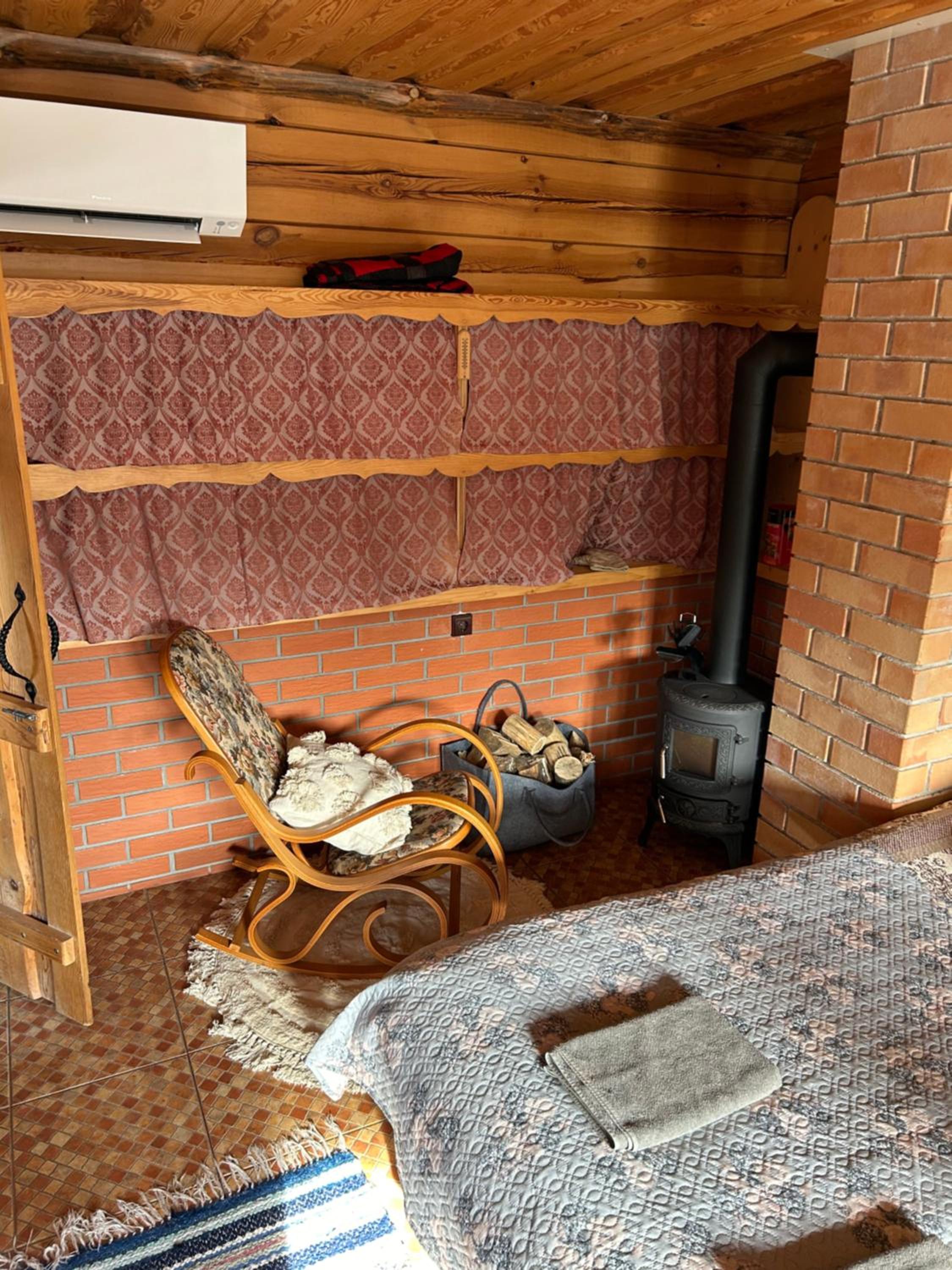 Pasakų namelis dviems su vaizdu į ežerą Vila Om