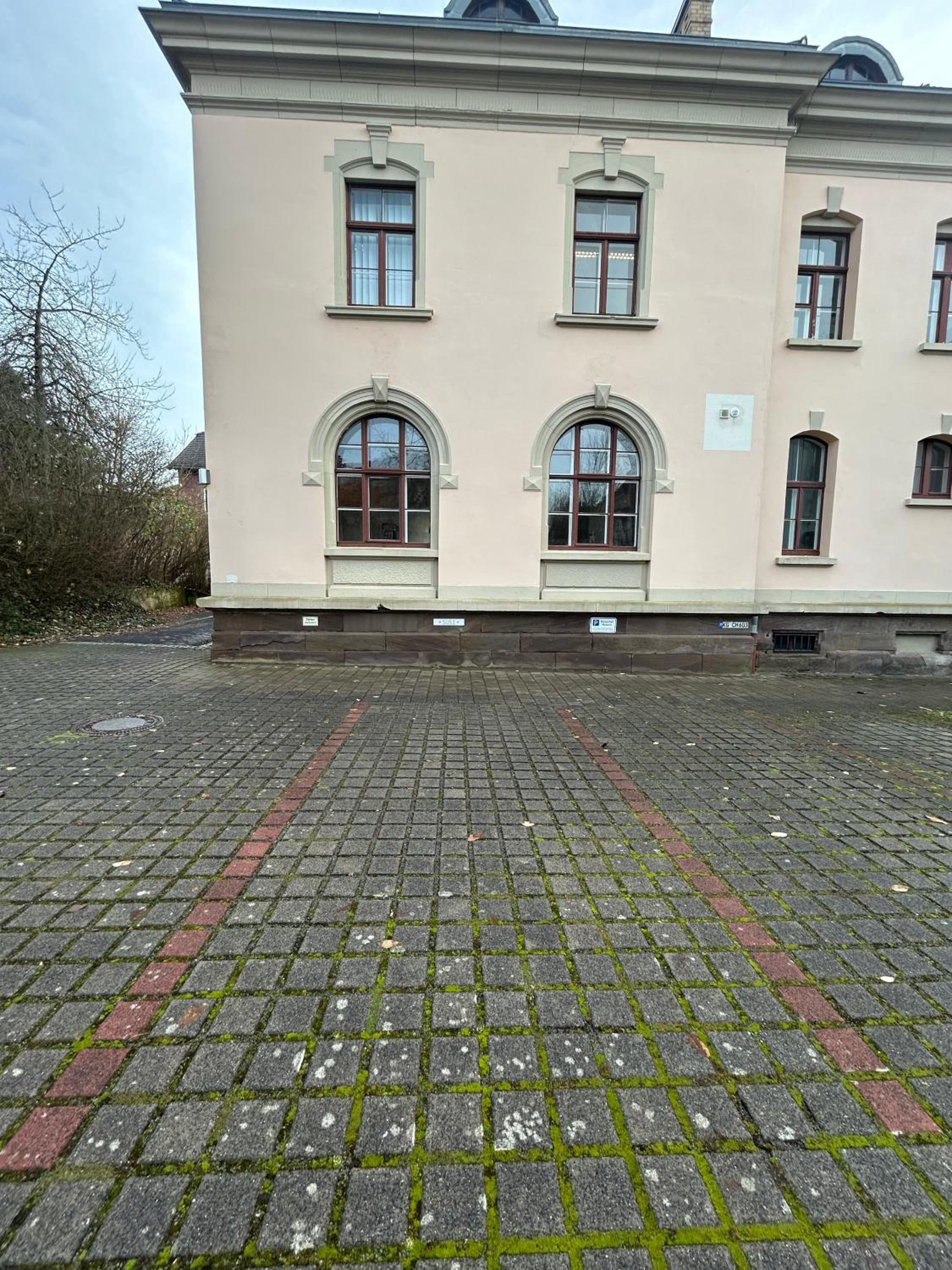 AAB Apartment 80qm mit 2 Schlafzimmern, Self-Check-in mit Wlan und gratis Parkplatz am Haus