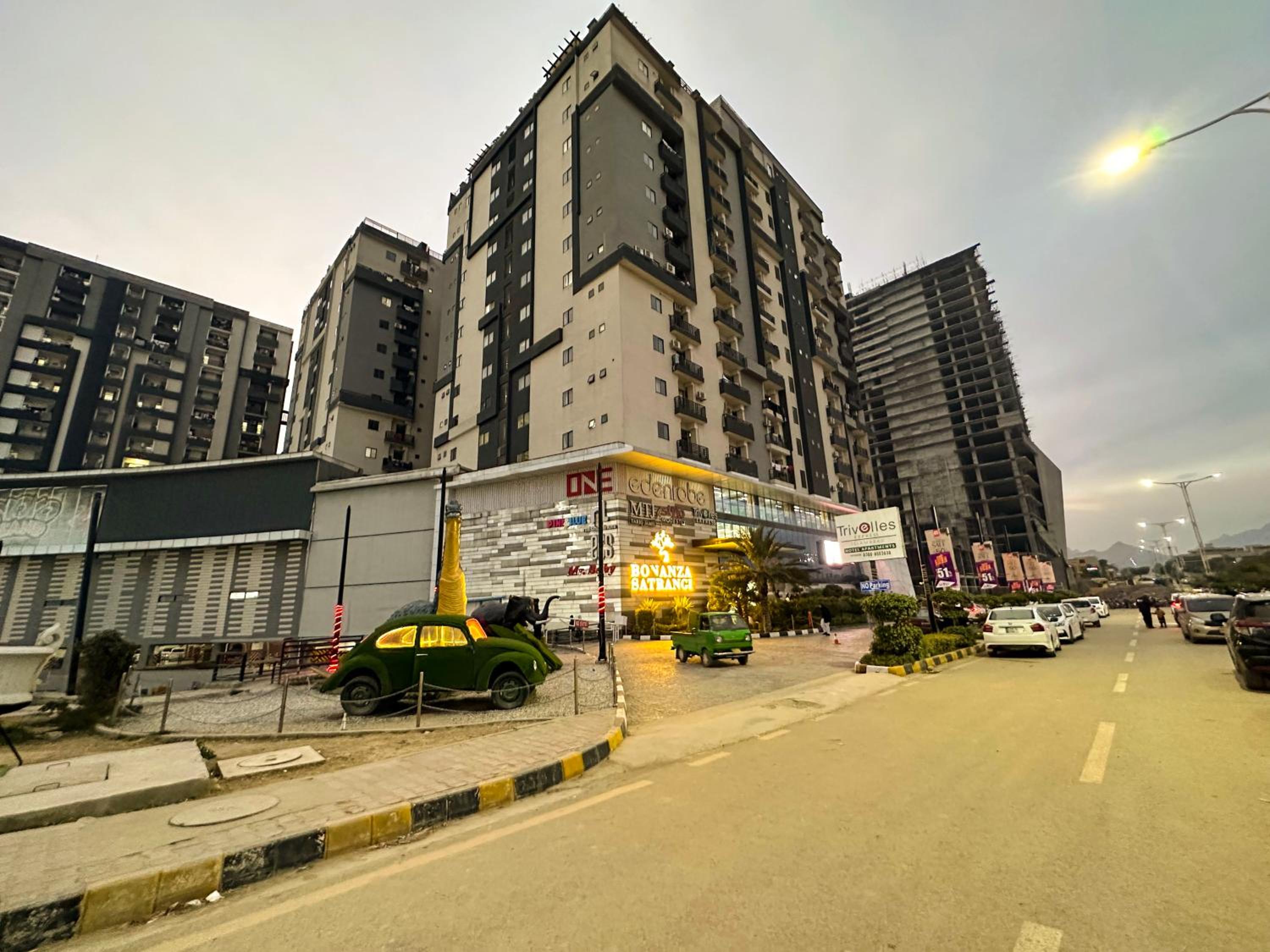 Capital Lagoon Hotel & Apartments