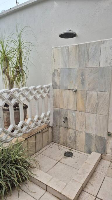 Lindo Sobrado com piscina no bairro do Indaia lado praia