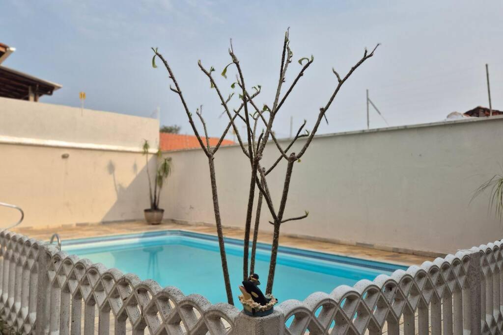 Lindo Sobrado com piscina no bairro do Indaia lado praia