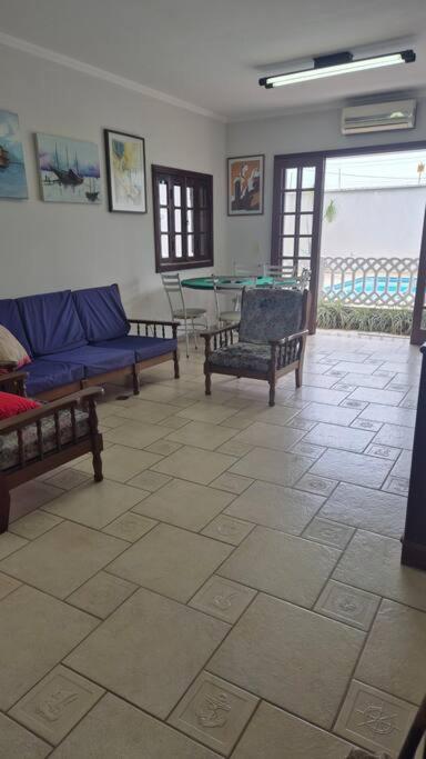 Lindo Sobrado com piscina no bairro do Indaia lado praia