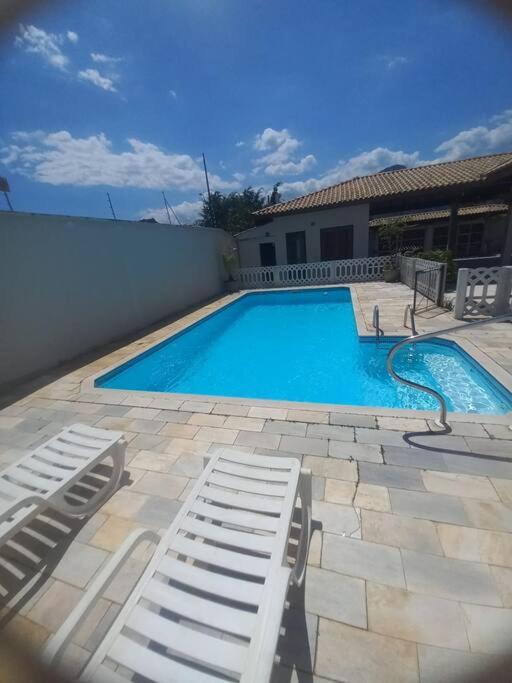 Lindo Sobrado com piscina no bairro do Indaia lado praia