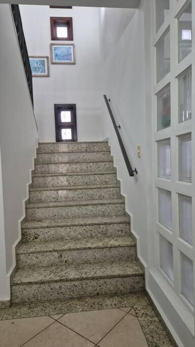 Lindo Sobrado com piscina no bairro do Indaia lado praia