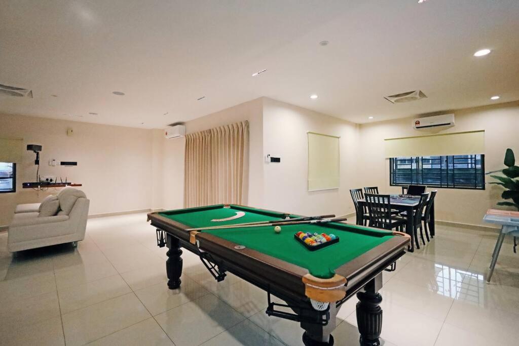 JB 19pax Premium Skudai Party House photo 5