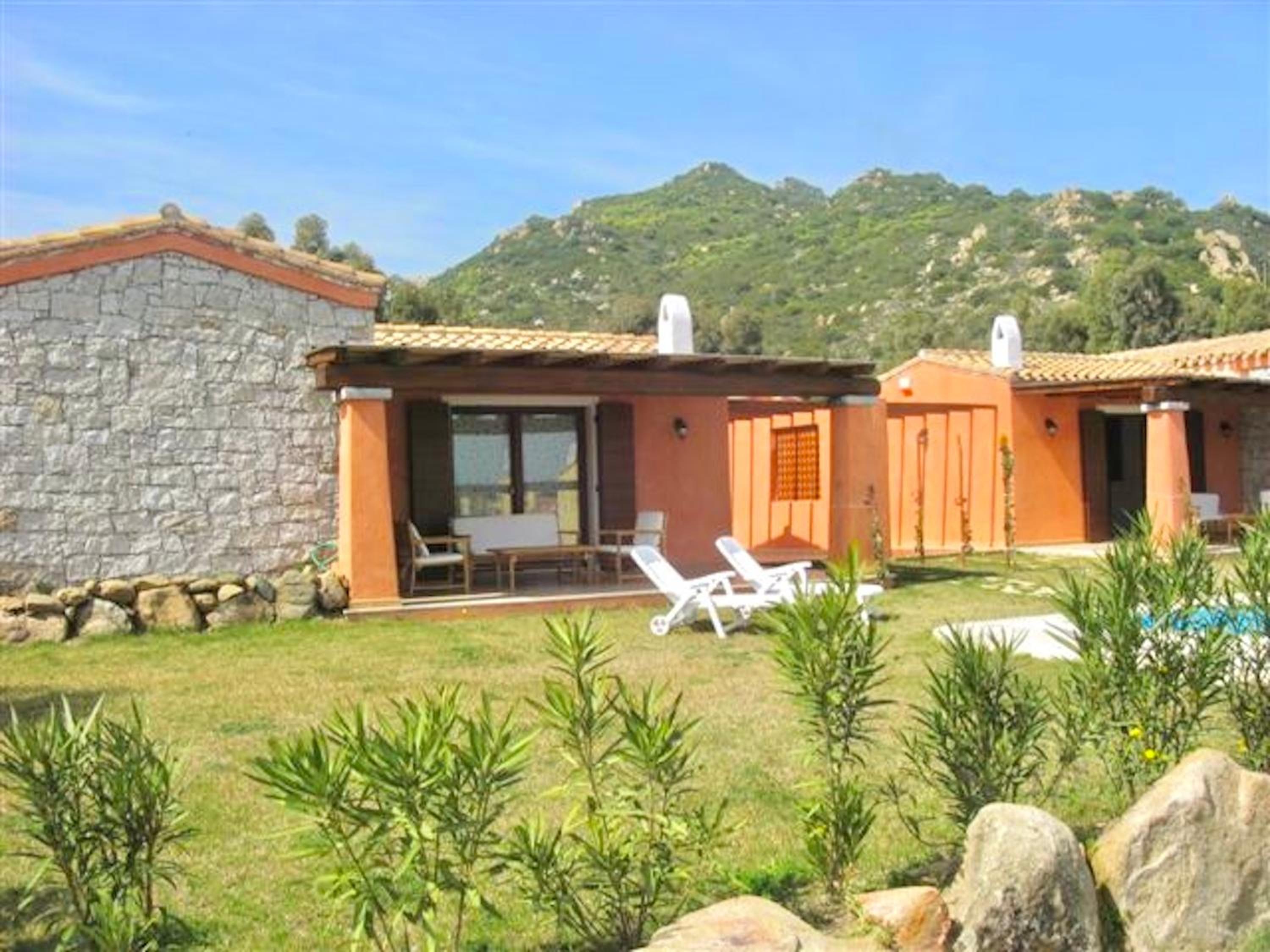 ISA-Villas with shared pool in Costa Rei just 500 meters from the sea photo 3