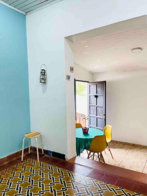 Apart El Altillo, loft ambientes abiertos 6 pax en Cataratas pileta compartida